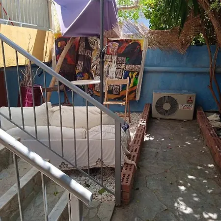 2 Bedrooms With Jacuzzi And Wifi At Alimos 2 Km Away From The Beach * Athen